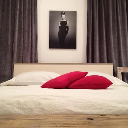 科克洛公寓 希贝尼克